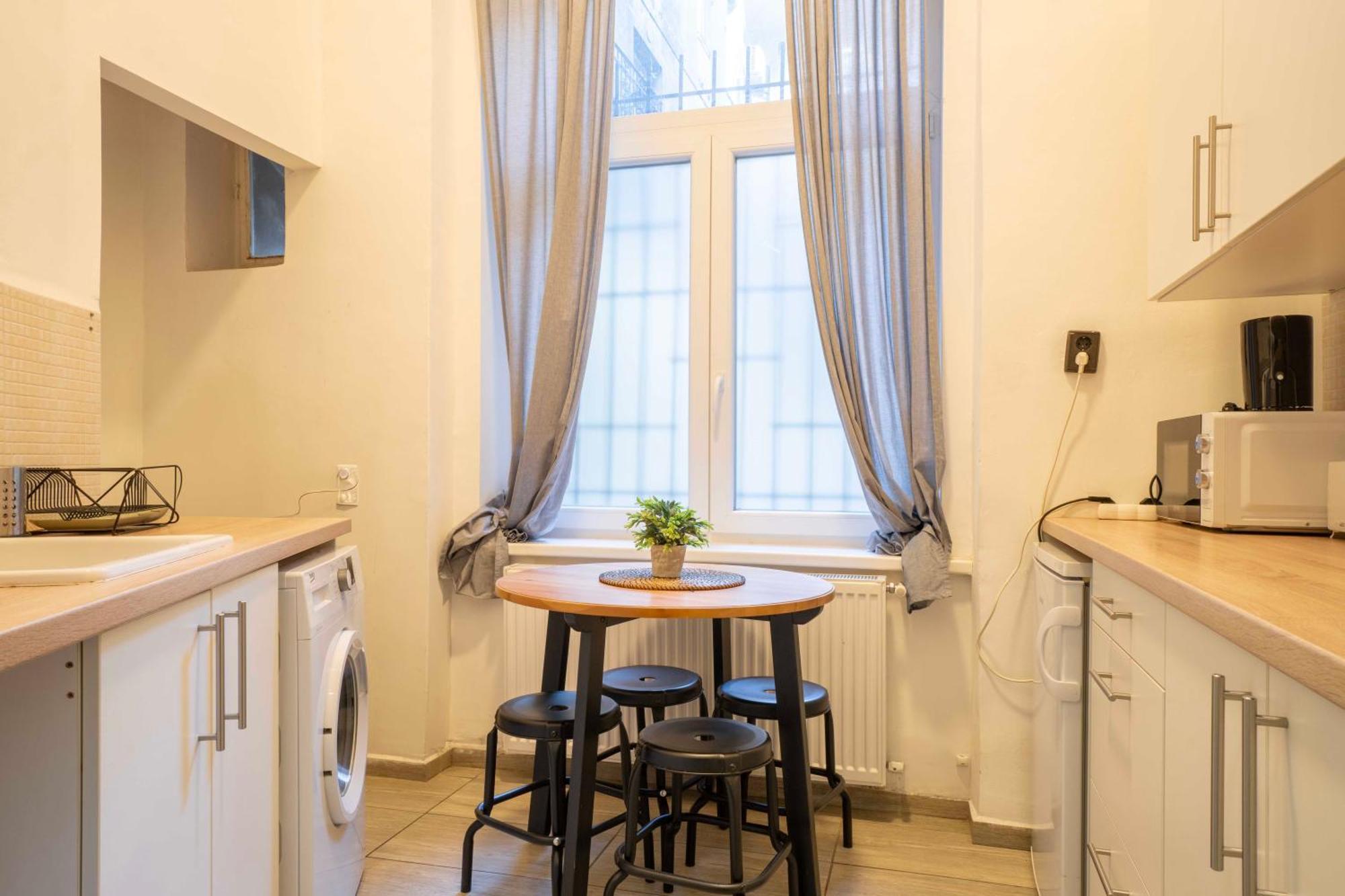 Lovely Apartment In Party Street Ka10 Βουδαπέστη Εξωτερικό φωτογραφία